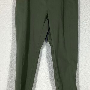Kuhl women’s large regular green jogger pant